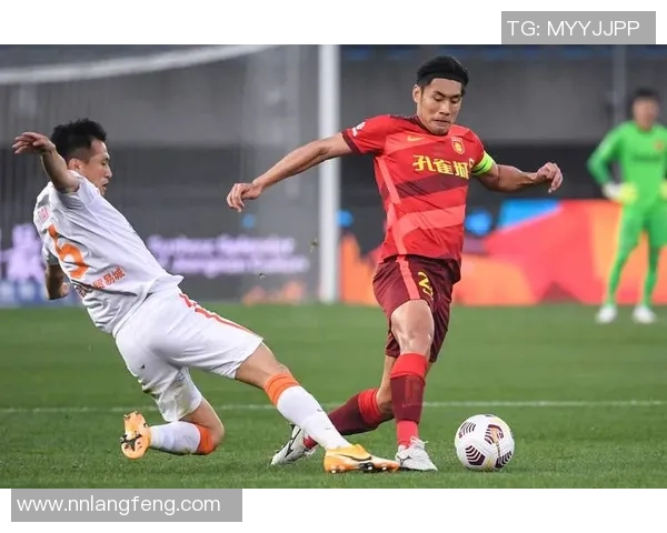 武汉足球队速度之争引发热议球迷观点各异谁能说服谁