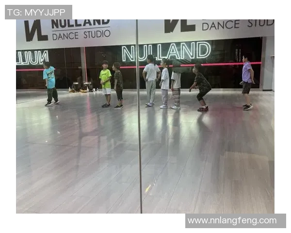 南京街舞队心理素质变革引发热议展现青春活力与团队精神