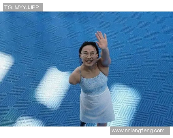 激烈比拼：游泳比赛中选手奋力争先的精彩瞬间与技术解析